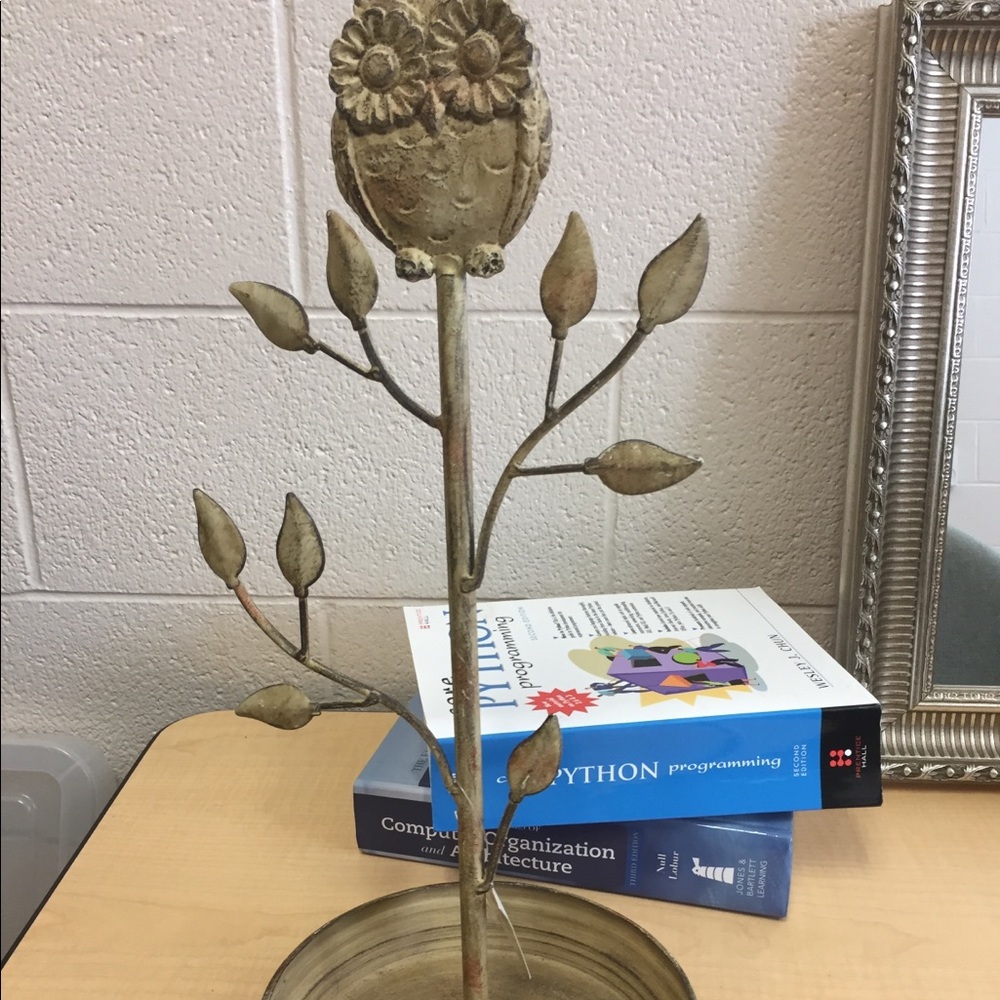 NWT Necklace holder